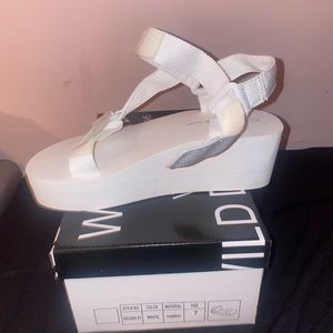FASHIONOVA White Sandals